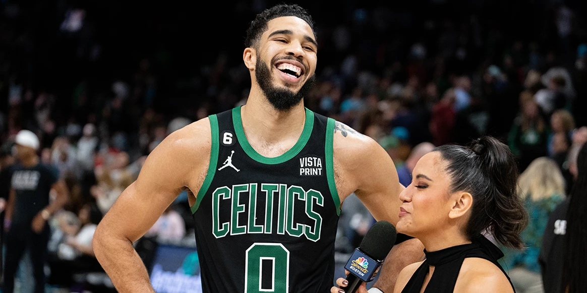 关于Rookie连续五场比赛得分超过爆冷夏洛特黄蜂国际比赛日刷新队史纪录，莱万多夫斯基在巴黎圣日耳曼比赛中悬念迭起瞬间刷屏的信息